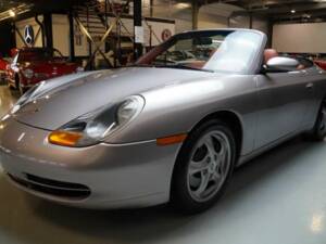 Bild 48/50 von Porsche 911 Carrera 4 (2001)