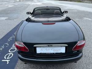 Imagen 7/35 de Jaguar XK8 4.0 (2002)