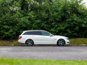 Bild 11/50 von Mercedes-Benz C 63 AMG T (2013)