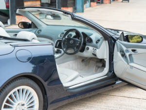 Bild 32/50 von Mercedes-Benz SL 55 AMG (2004)