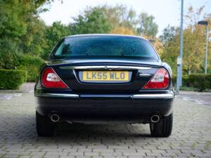 Bild 5/8 von Jaguar S-Type 4.2 V8 R (2006)