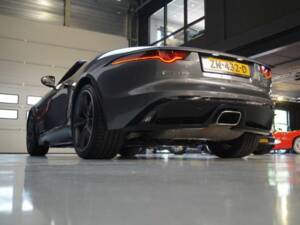 Image 43/50 of Jaguar F-Type (2019)