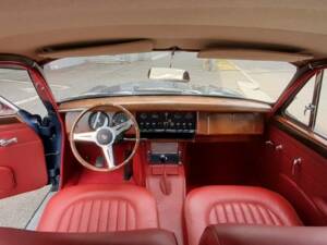 Image 5/49 of Jaguar Mk II 3.8 (1963)