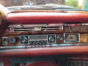 Imagen 25/49 de Mercedes-Benz 250 SE (1966)