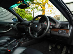 Image 48/56 of BMW M3 (2004)