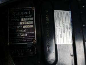 Bild 2/50 von Peugeot 203 C (1955)