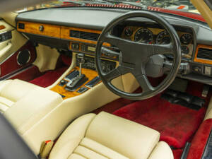 Image 2/50 of Jaguar XJS 6.0 (1993)