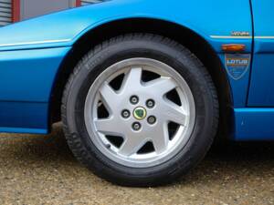 Image 16/25 of Lotus Esprit Turbo HC (1988)