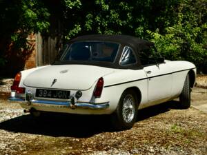 Image 3/6 of MG MGB (1963)