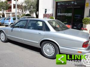 Immagine 2/10 di Jaguar XJ6 3.2 (1995)