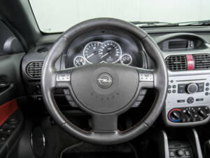 Image 8/50 of Opel Tigra TwinTop 1.4 Twinport (2006)