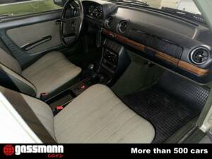Bild 11/15 von Mercedes-Benz 200 (1983)