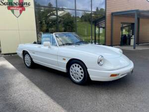 Bild 8/18 von Alfa Romeo 2.0 Spider (1991)