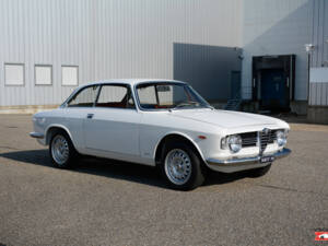 Image 12/20 of Alfa Romeo Giulia 1600 Sprint GT Veloce (1967)