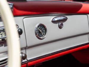 Image 18/30 of Mercedes-Benz 190 SL (1961)