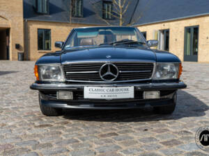 Immagine 2/32 di Mercedes-Benz 560 SL (1988)