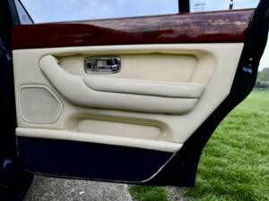 Imagen 44/50 de Bentley Arnage Green Label (1999)