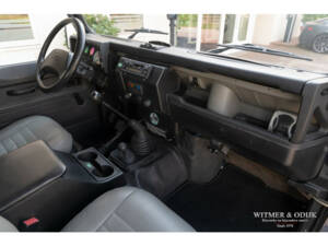 Image 8/25 de Land Rover Defender 90 (1996)