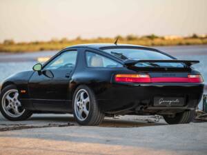 Image 27/63 of Porsche 928 GTS (1994)