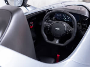 Bild 12/47 von Aston Martin V12 Speedster (2021)