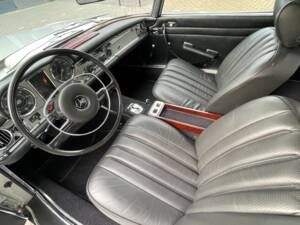 Image 11/22 of Mercedes-Benz 280 SL (1970)