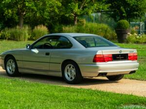 Image 14/50 de BMW 850i (1990)