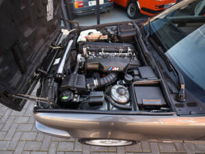 Image 28/97 de BMW M5 (1989)