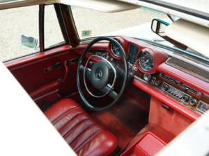 Immagine 14/50 di Mercedes-Benz 280 SE 3,5 (1970)