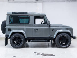 Image 3/31 of Land Rover Defender 90 TD4 (2008)