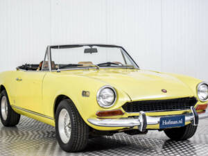 Image 11/50 of FIAT 124 Spider CS1 (1973)