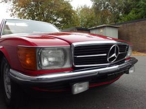 Image 11/84 of Mercedes-Benz 500 SL (1984)