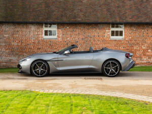 Image 98/99 of Aston Martin Vanquish Zagato Volante (2017)