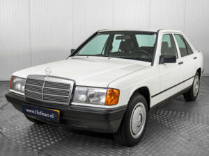 Image 17/50 de Mercedes-Benz 190 D (1985)