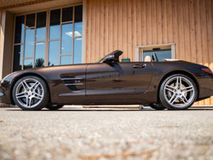Afbeelding 14/50 van Mercedes-Benz SLS AMG Roadster (2013)