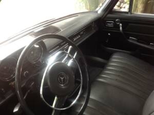 Bild 9/21 von Mercedes-Benz 220 D (1973)