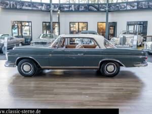 Image 2/15 of Mercedes-Benz 300 SE (1965)