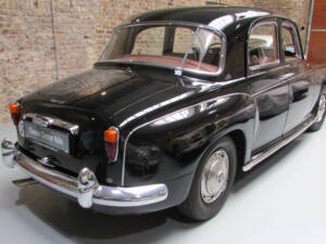 Image 4/26 of Rover 110 (1964)