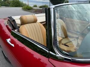Image 25/35 of Jaguar E-Type (1969)