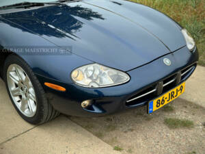 Image 7/100 de Jaguar XK8 4.0 (2000)