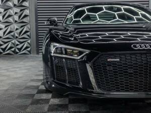 Image 38/50 of Audi R8 V10 Spyder (2018)