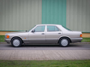 Image 3/27 de Mercedes-Benz 420 SE (1986)