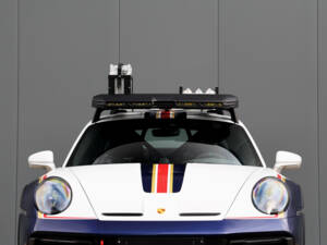 Image 17/74 of Porsche 911 Dakar (2023)