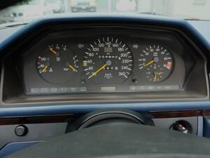 Image 20/69 of Mercedes-Benz E 320 (1994)