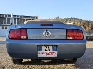 Immagine 13/34 di Ford Mustang V6 (2005)