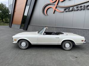 Image 2/35 of Mercedes-Benz 280 SL (1967)