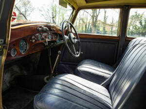 Image 15/44 of Alvis 4.3 Liter Saloon (1938)