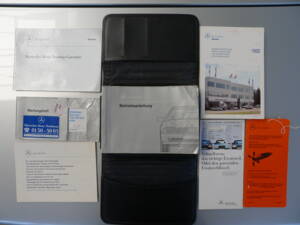 Image 18/47 of Mercedes-Benz 500 SL (1992)