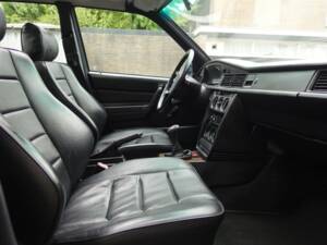 Immagine 44/98 di Mercedes-Benz 190 E 2.3-16 (1985)