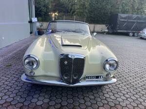 Image 20/63 of Lancia Aurelia B24 Convertible (1958)