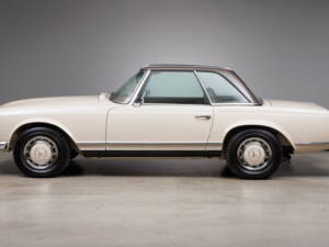 Image 14/37 of Mercedes-Benz 280 SL (1969)